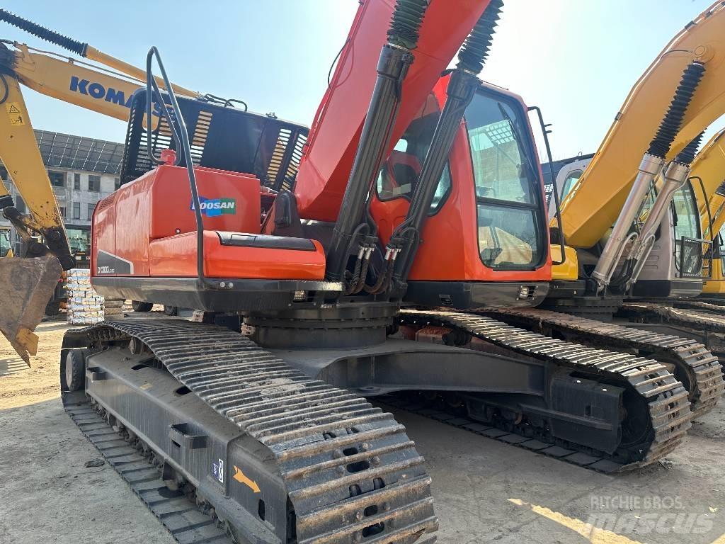 Doosan DX 300 Pelle sur chenilles