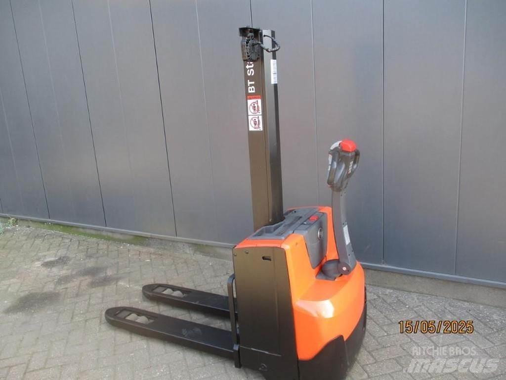 BT SWE 080L Gerbeur accompagnant