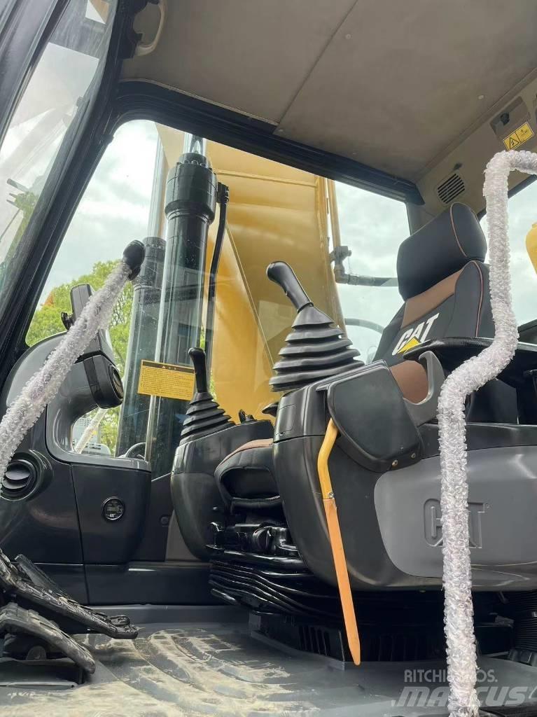 CAT 320 D Pelle sur chenilles