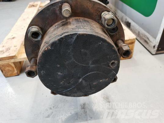 Komatsu WA 90 axle Essieux