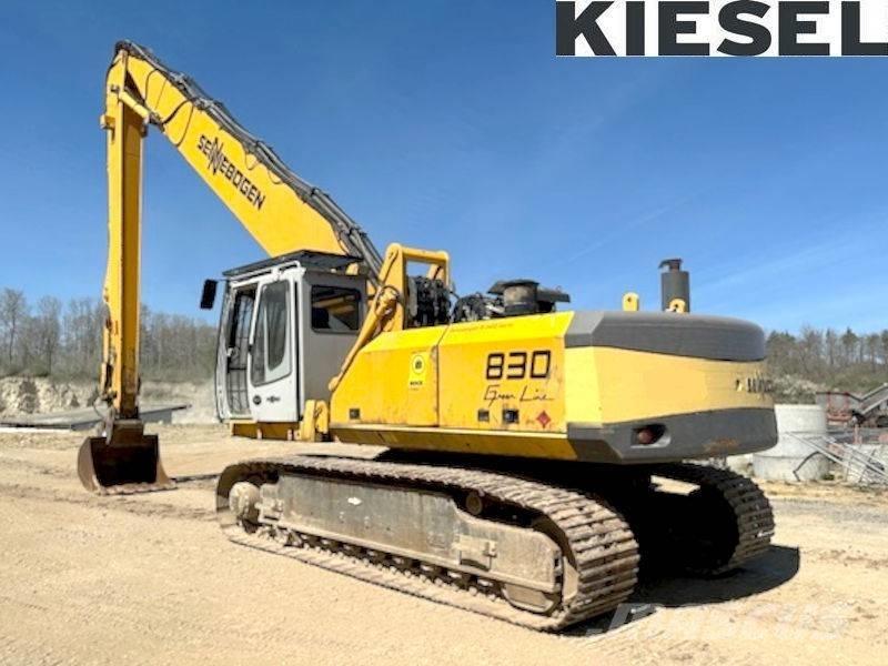 Sennebogen 830 Pelle longue portée