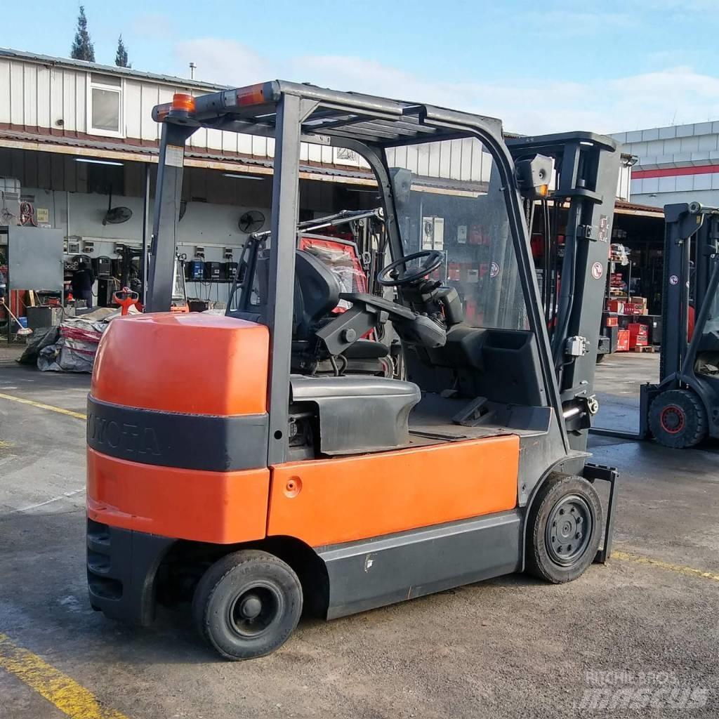 Toyota 7 FB MF 35 Chariots élévateurs électriques