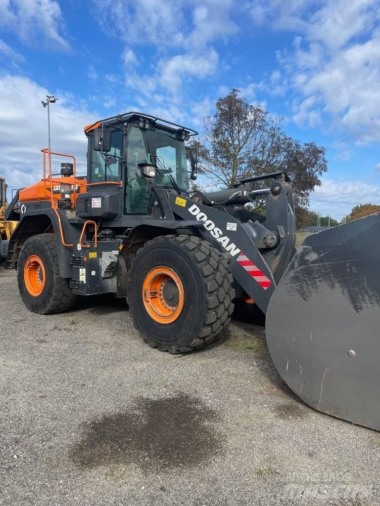 Doosan DL 380-7 Chargeuse sur pneus