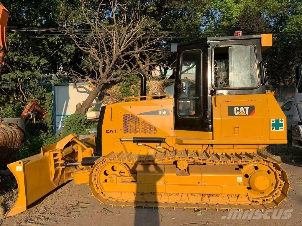 CAT D 5 K Bouteurs sur chenilles