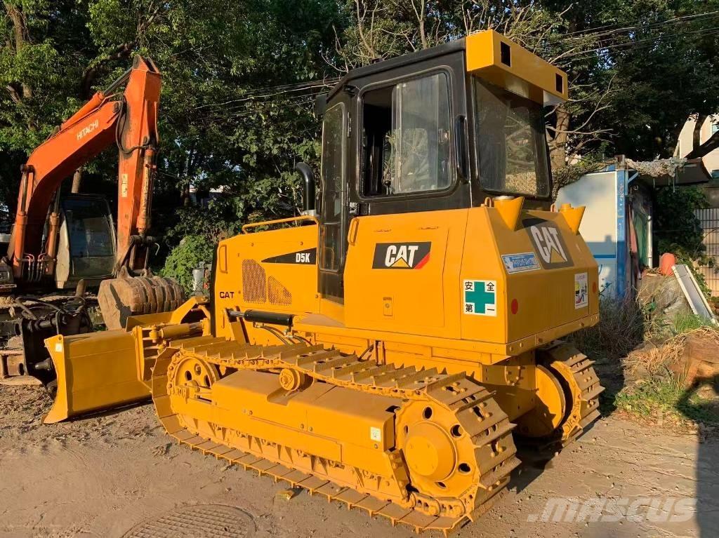 CAT D 5 K Bouteurs sur chenilles