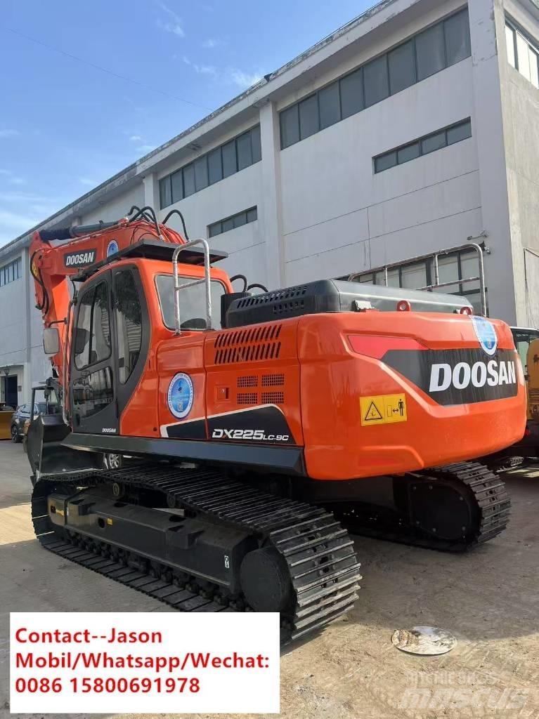 Doosan DX 225 LC Pelle sur chenilles