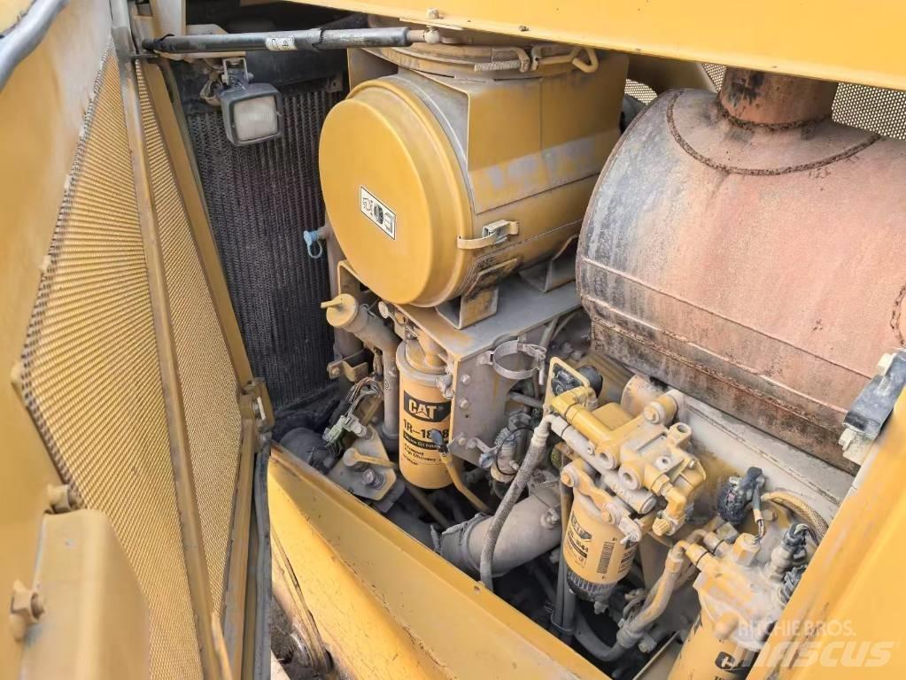 CAT D8T bulldozers Bouteurs sur chenilles