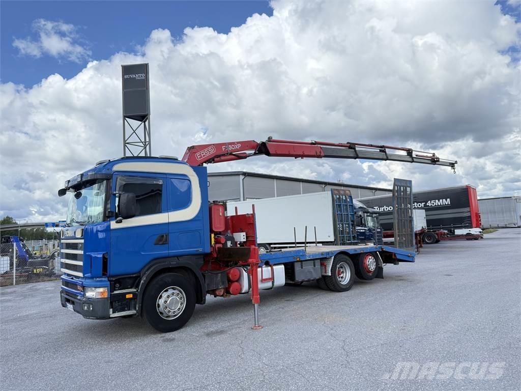Scania R124 6X2 Camion plateau ridelle avec grue