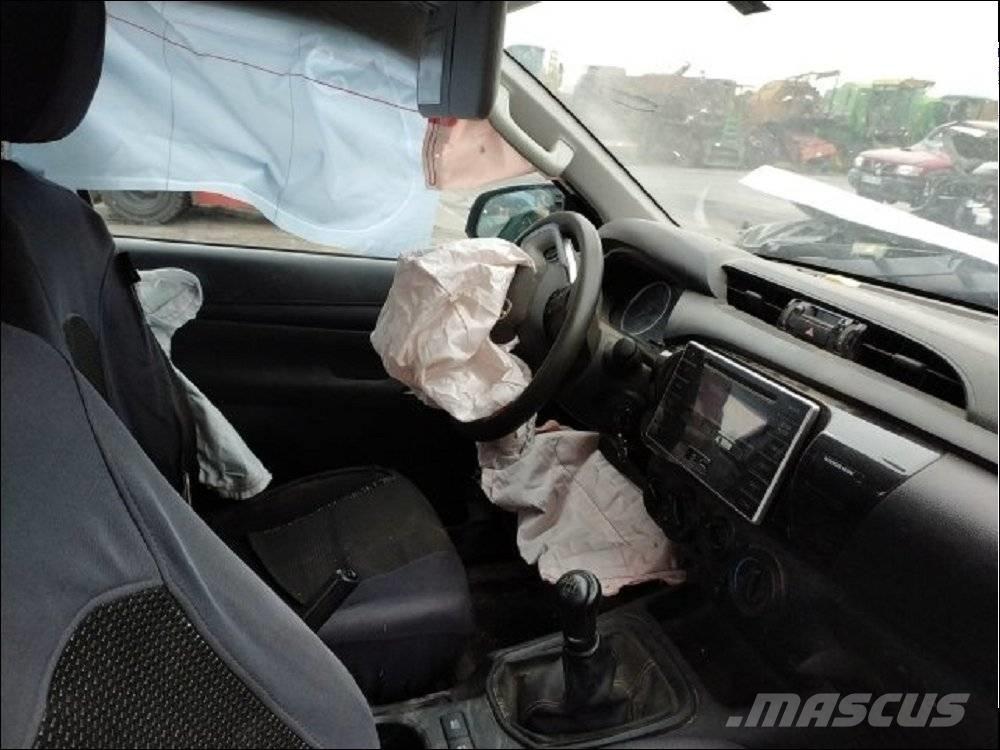 Toyota Hilux 5 Utilitaire benne