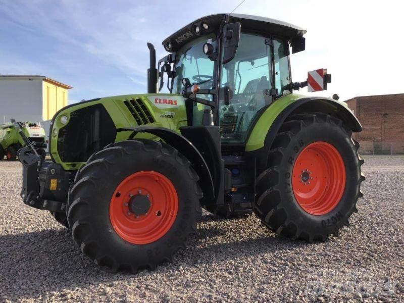 CLAAS ARION 530 Tracteur