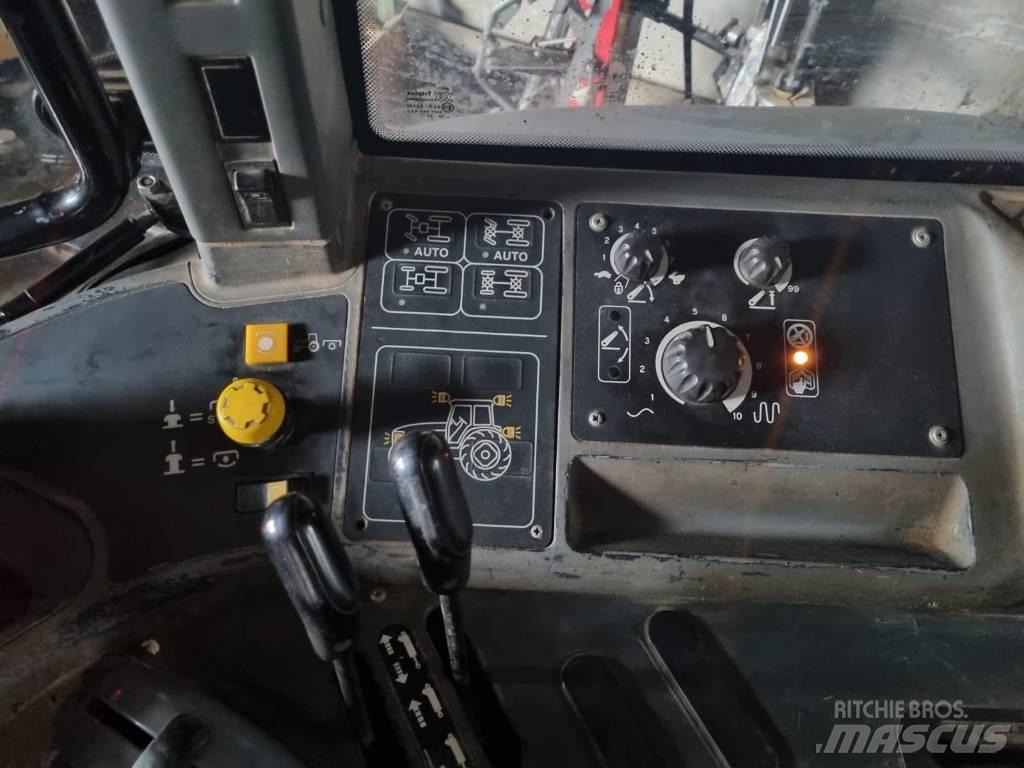 New Holland TM 155 Tracteur