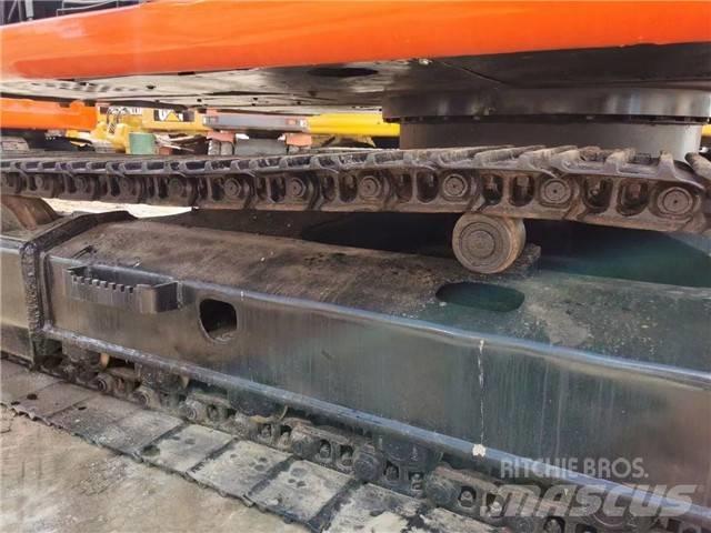 Hitachi EX 120 Pelle sur chenilles