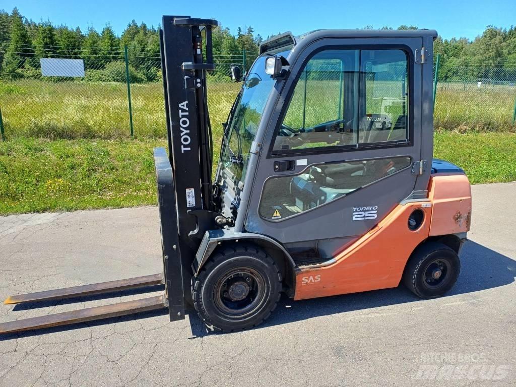 Toyota 02-8FDF25 Chariots diesel