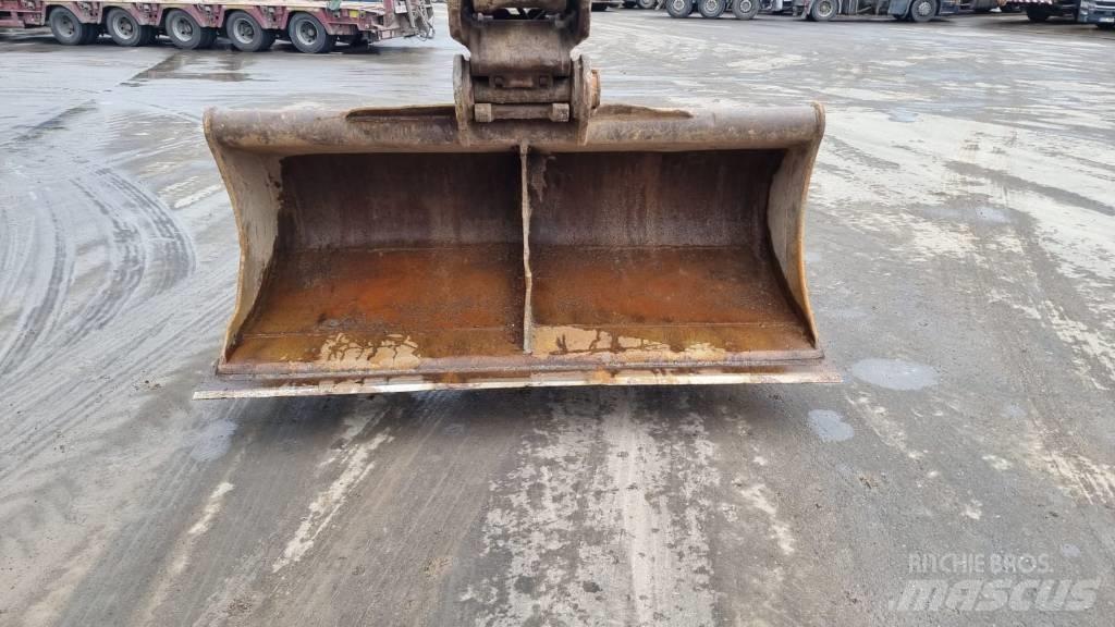 JCB 220 XL Pelle sur chenilles
