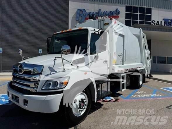 Hino L7 Camion poubelle
