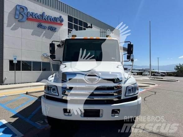 Hino L7 Camion poubelle