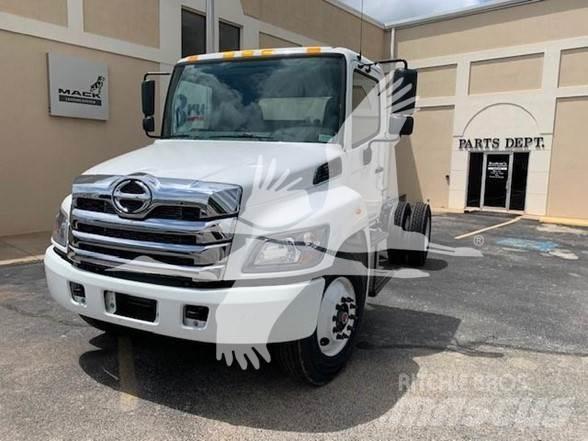Hino L7 Camion benne