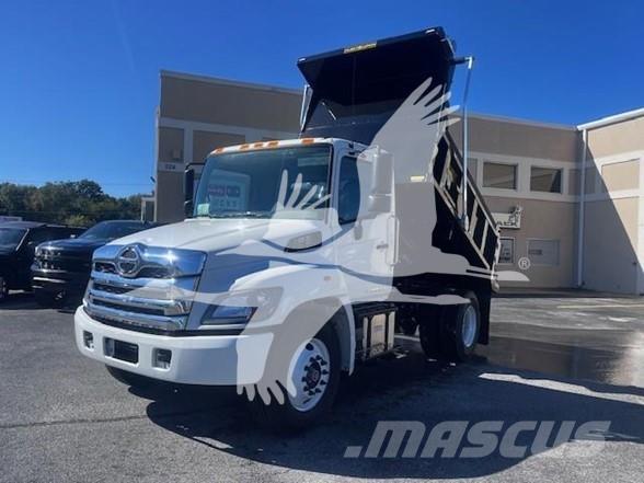 Hino L7 Camion benne