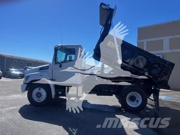 Hino L7 Camion benne