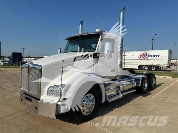Kenworth T880 Tracteur routier