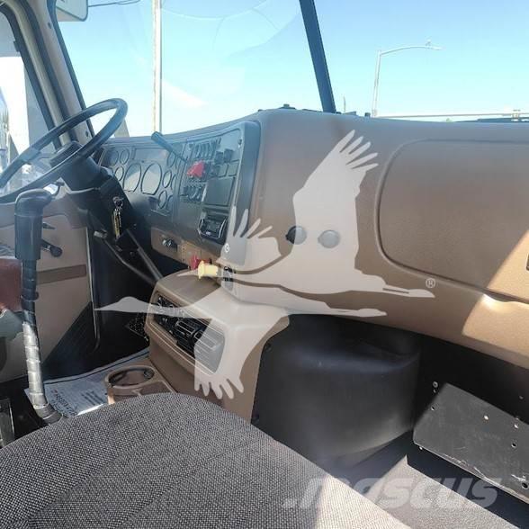 Mack CL733 Tracteur routier
