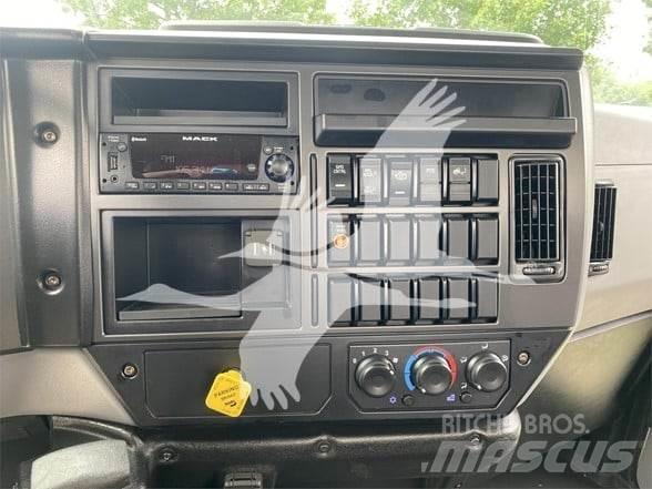 Mack MD6 Camion plateau
