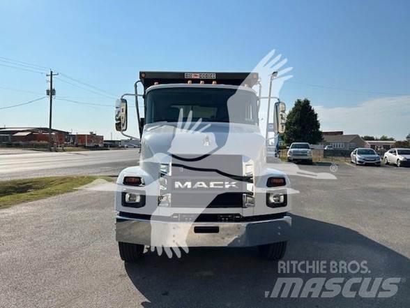 Mack MD6 Camion benne