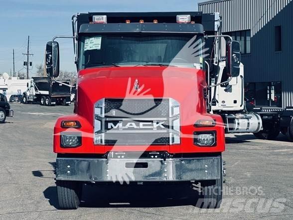 Mack MD6 Camion benne
