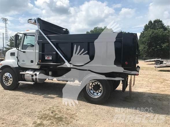 Mack MD6 Camion benne