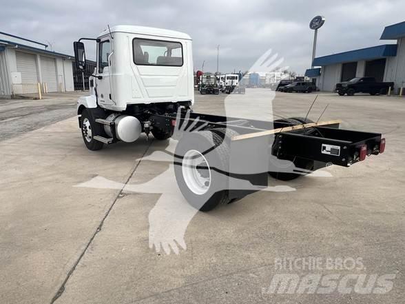 Mack MD6 Châssis cabine