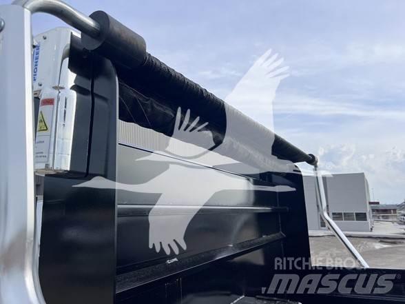 Mack MD6 Camion benne