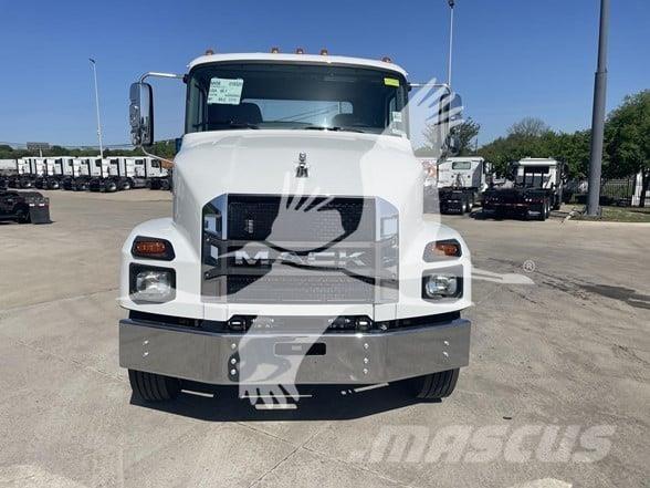 Mack MD6 Tracteur routier