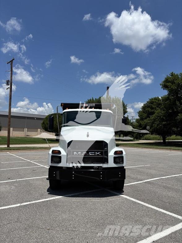 Mack MD6 Camion benne