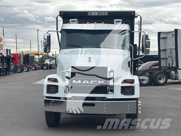 Mack MD6 Camion benne