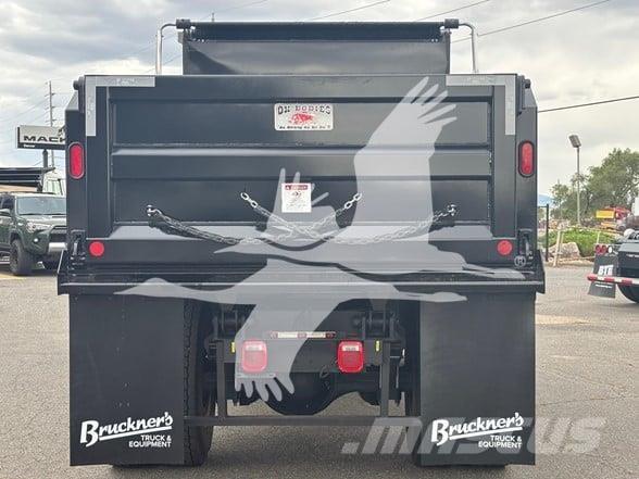 Mack MD6 Camion benne