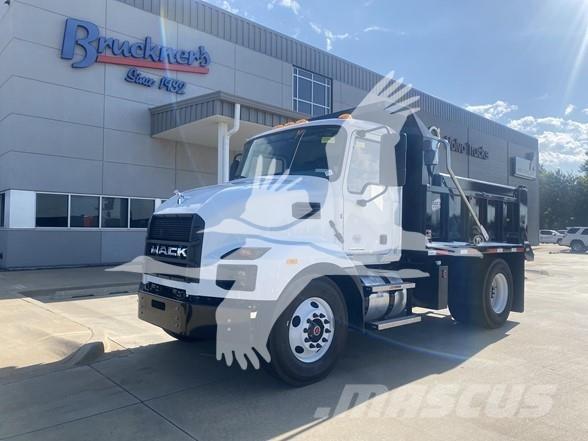 Mack MD6 Camion benne