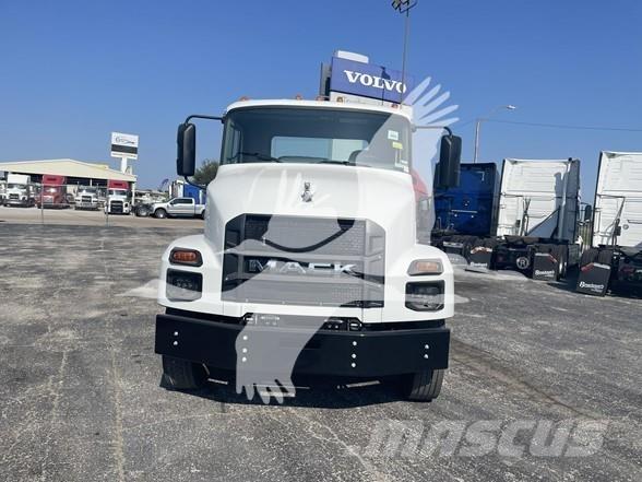 Mack MD6 Châssis cabine