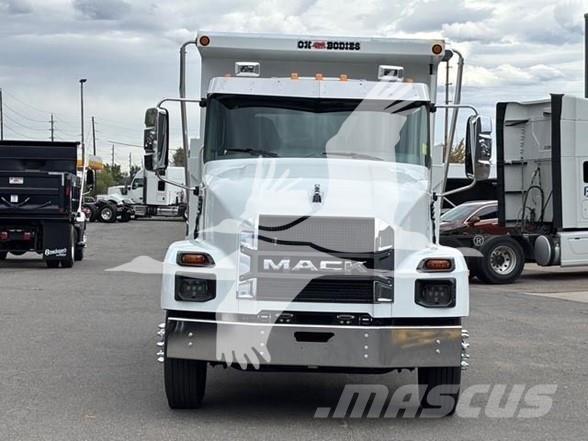 Mack MD6 Camion benne