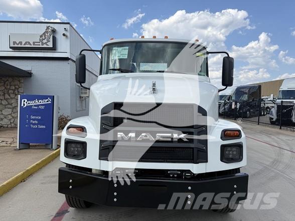 Mack MD6 Camion plateau
