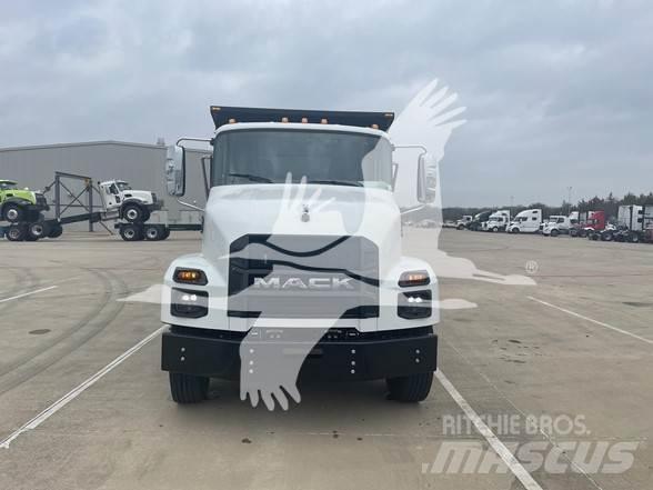 Mack MD7 Camion benne