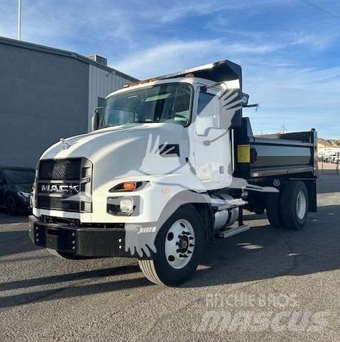 Mack MD7 Camion benne