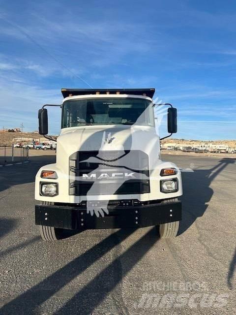 Mack MD7 Camion benne