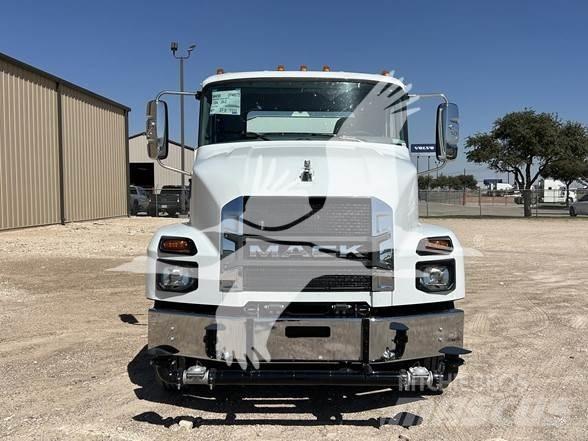 Mack MD7 Motrici cisterna
