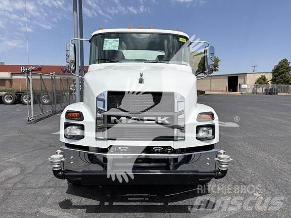 Mack MD7 Motrici cisterna