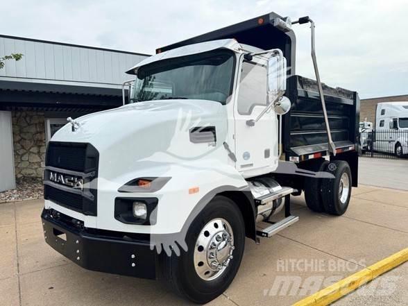Mack MD7 Camion benne