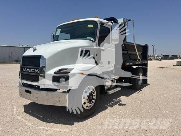 Mack MD7 Camion benne