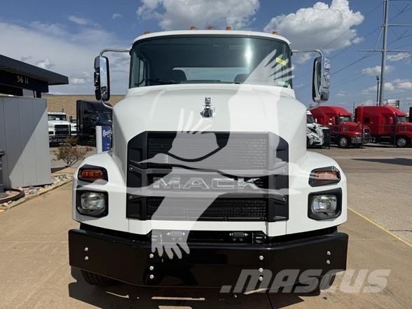 Mack MD7 Châssis cabine