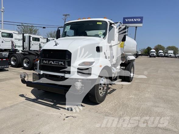 Mack MD7 Motrici cisterna