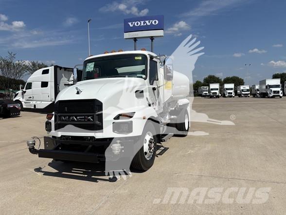 Mack MD7 Motrici cisterna