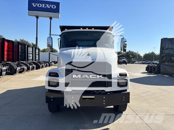 Mack MD7 Camion benne